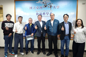 豐盈股份有限公司（昇祥企業集團）汪總經理及陳建宏研發長(本系學長)蒞臨本系參訪圖片